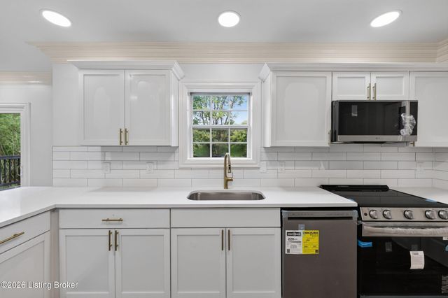 3815 Carriage Pointe Dr, Crestwood, KY 40014
