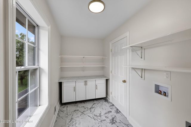 3815 Carriage Pointe Dr, Crestwood, KY 40014