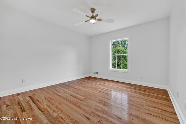 3815 Carriage Pointe Dr, Crestwood, KY 40014