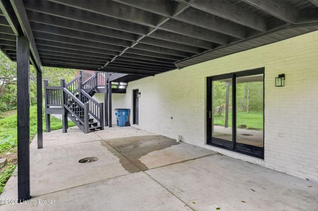 3815 Carriage Pointe Dr, Crestwood, KY 40014