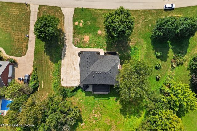 3815 Carriage Pointe Dr, Crestwood, KY 40014