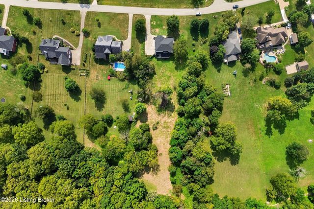 3815 Carriage Pointe Dr, Crestwood, KY 40014