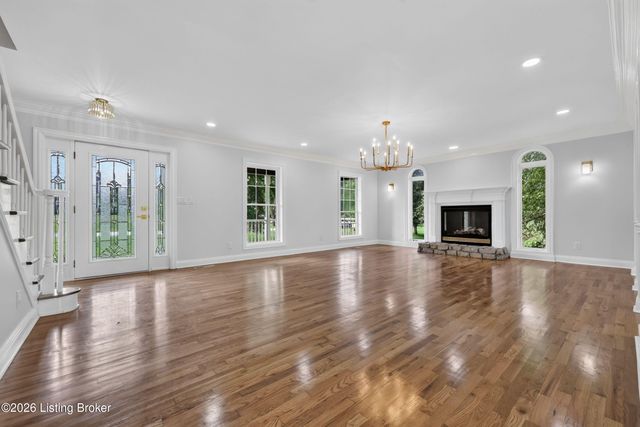 3815 Carriage Pointe Dr, Crestwood, KY 40014