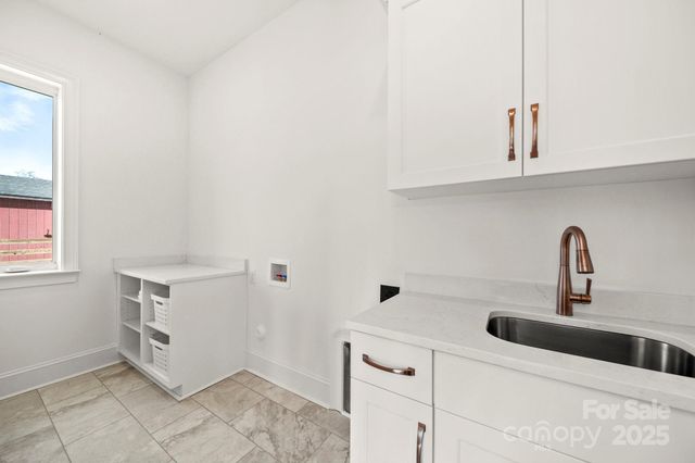 16612 Blackberry Hills Drive, Midland, NC 28107