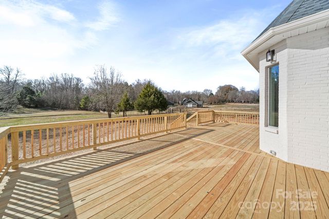 16612 Blackberry Hills Drive, Midland, NC 28107