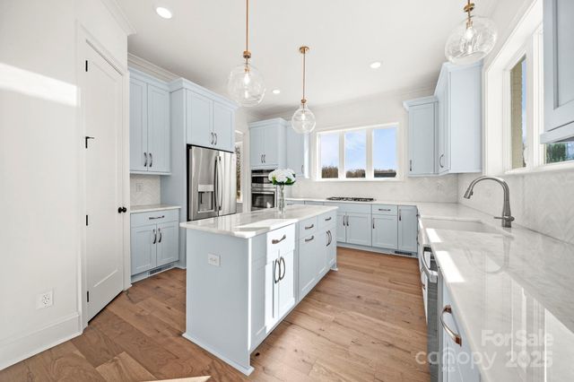 16612 Blackberry Hills Drive, Midland, NC 28107