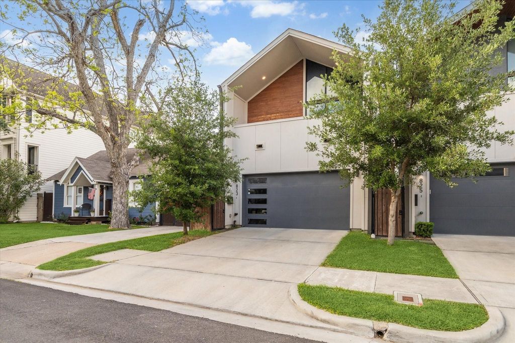 823 Aurora Street, Houston, TX 77009