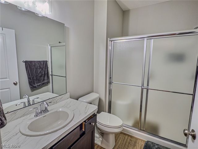 118 W Spring Drive, Elyria, OH 44035