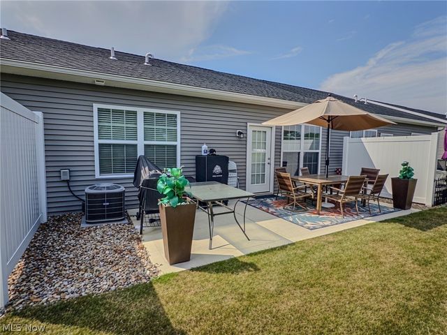 118 W Spring Drive, Elyria, OH 44035