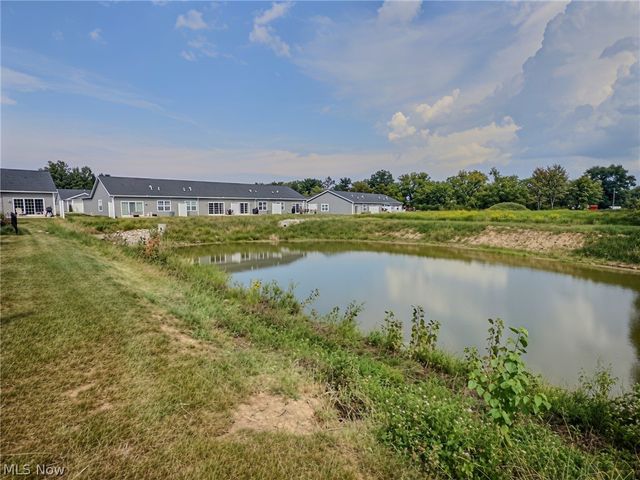 118 W Spring Drive, Elyria, OH 44035