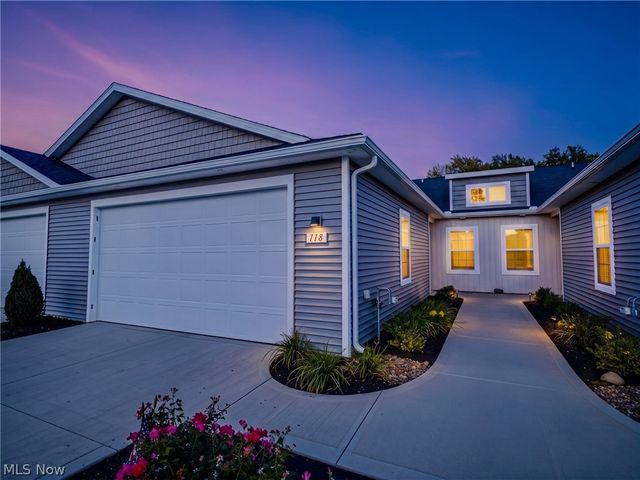 118 W Spring Drive, Elyria, OH 44035