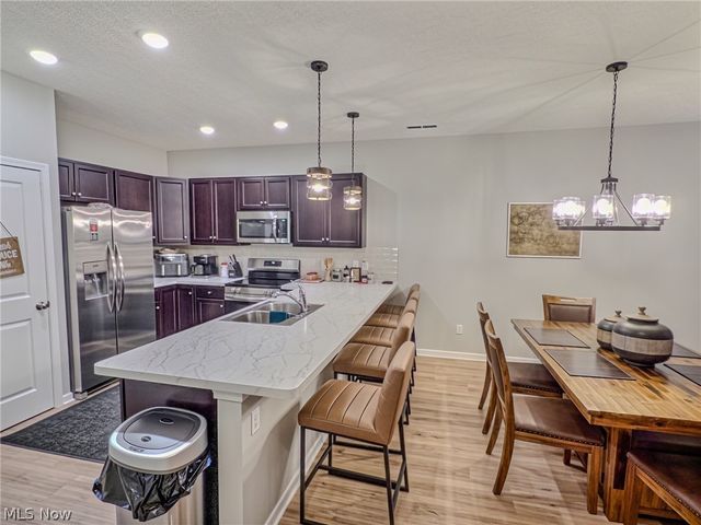 118 W Spring Drive, Elyria, OH 44035