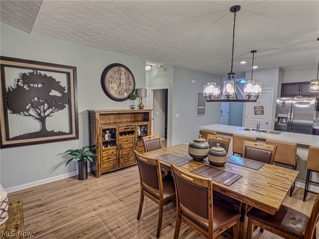 118 W Spring Drive, Elyria, OH 44035
