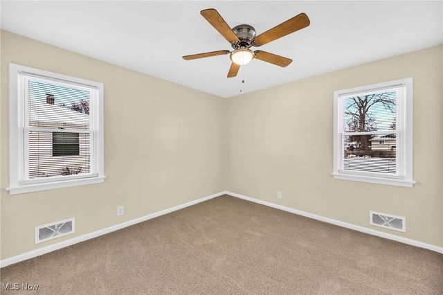 13984 Settlement Acres Drive, Brook Park, OH 44142