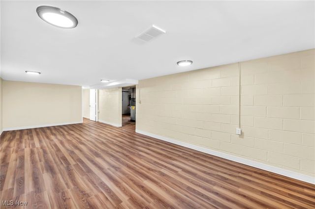 13984 Settlement Acres Drive, Brook Park, OH 44142