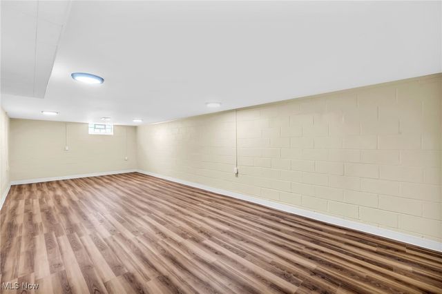 13984 Settlement Acres Drive, Brook Park, OH 44142