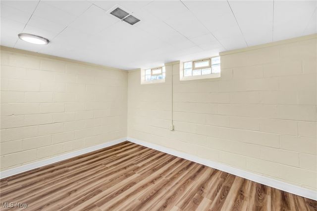 13984 Settlement Acres Drive, Brook Park, OH 44142