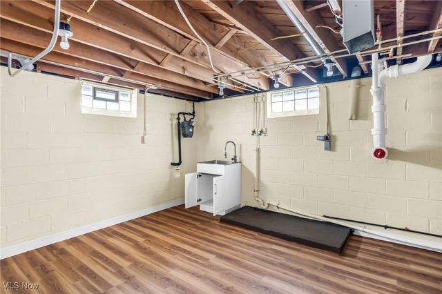 13984 Settlement Acres Drive, Brook Park, OH 44142