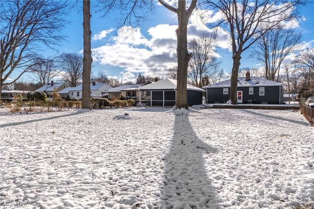 13984 Settlement Acres Drive, Brook Park, OH 44142