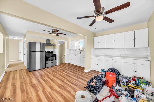 13984 Settlement Acres Drive, Brook Park, OH 44142