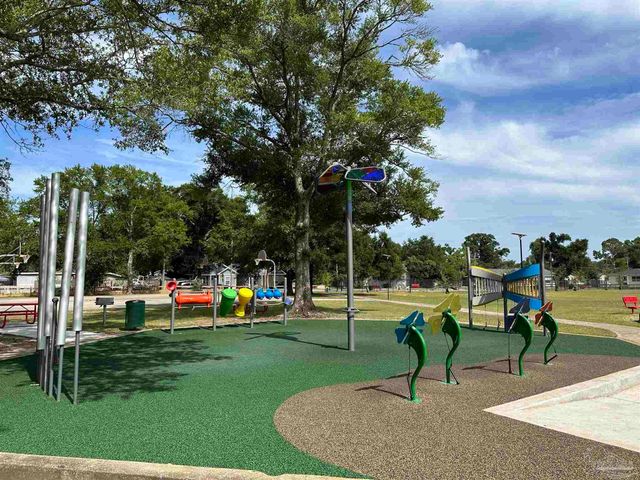 1970 W Romana St, Pensacola, FL 32502