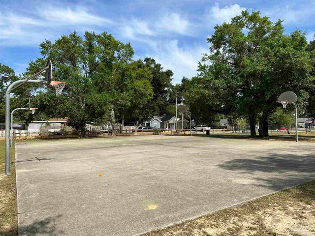1970 W Romana St, Pensacola, FL 32502