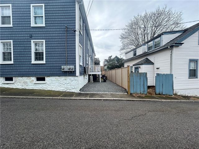 23 Anthony Street 2, Newport, RI 02840