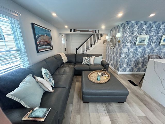 23 Anthony Street 2, Newport, RI 02840