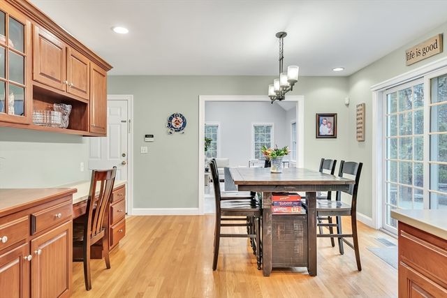 46 Holmes St, Needham, MA 02492