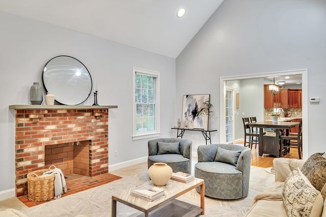 46 Holmes St, Needham, MA 02492
