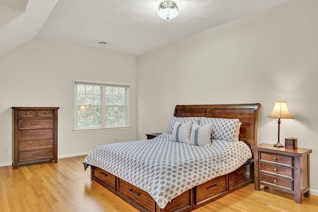 46 Holmes St, Needham, MA 02492