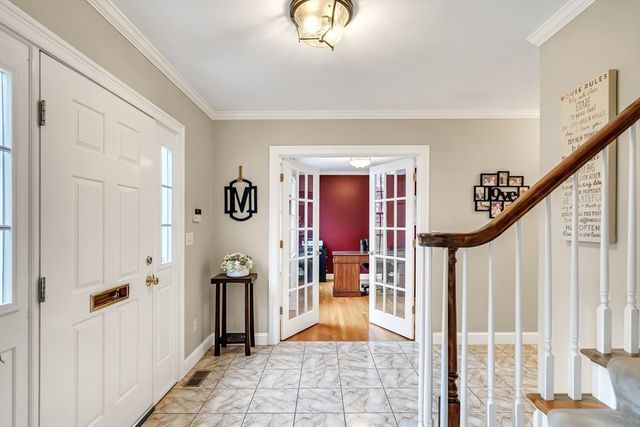 46 Holmes St, Needham, MA 02492
