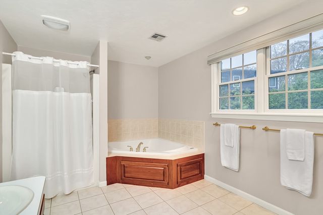 46 Holmes St, Needham, MA 02492