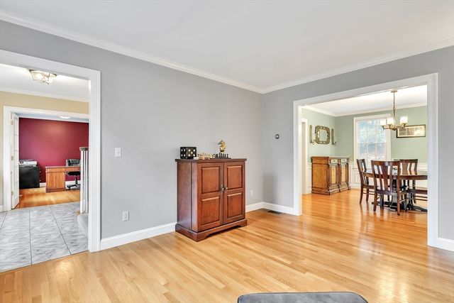 46 Holmes St, Needham, MA 02492