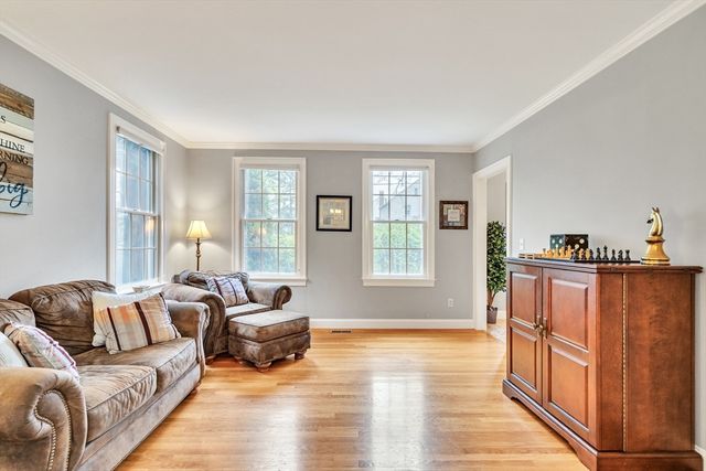 46 Holmes St, Needham, MA 02492