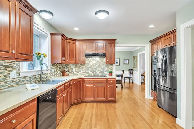 46 Holmes St, Needham, MA 02492