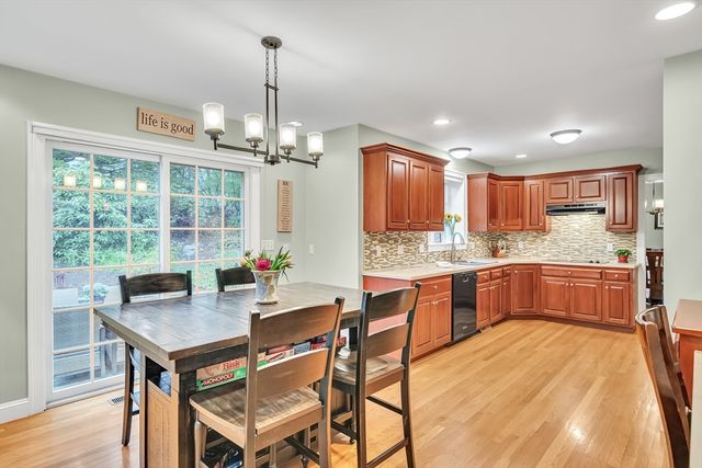46 Holmes St, Needham, MA 02492