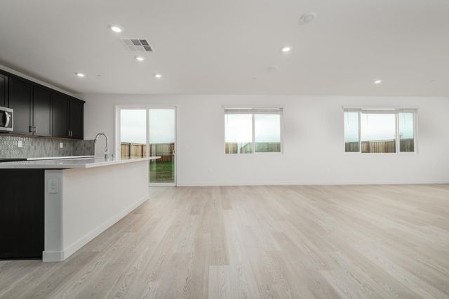 1300 Bastion Ave, Galt, CA 95632