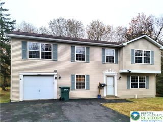 721 COUNTRY PLACE Drive, Coolbaugh Twp, PA 18466