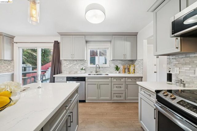 2121 166Th Ave, San Leandro, CA 94578