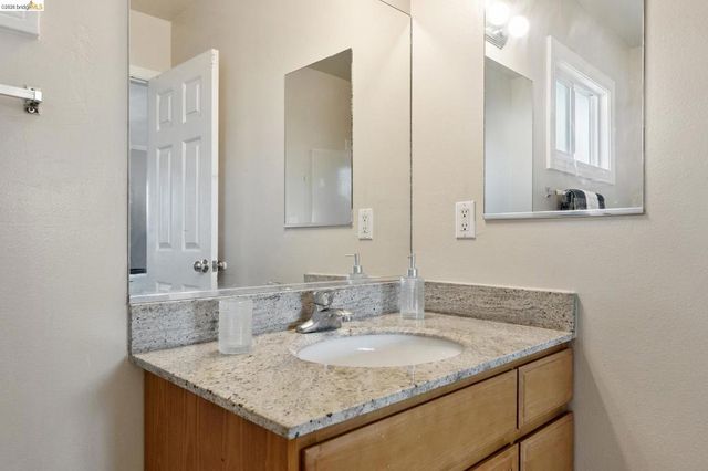 2121 166Th Ave, San Leandro, CA 94578