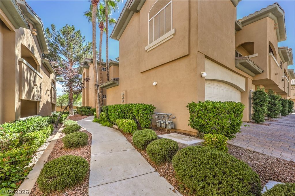 8737 Red Brook Drive 104, Las Vegas, NV 89128 — photo 2