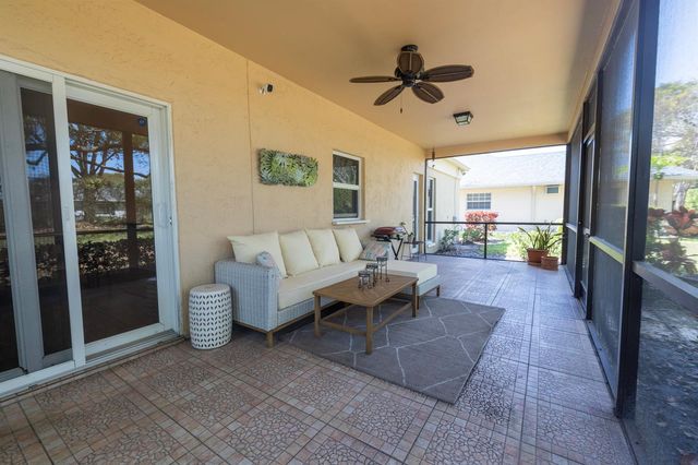 10195 Greentrail Drive, Boynton Beach, FL 33436
