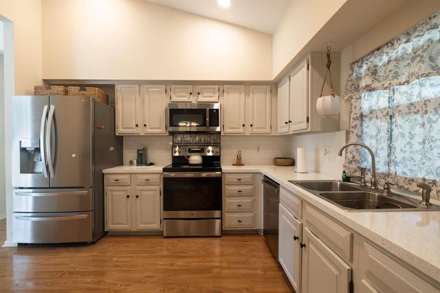 10195 Greentrail Drive, Boynton Beach, FL 33436