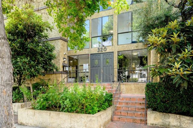 320 E Stocker 107, Glendale, CA 91207