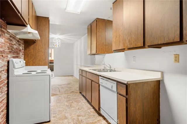 320 E Stocker 107, Glendale, CA 91207