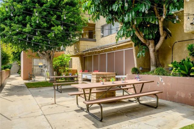 320 E Stocker 107, Glendale, CA 91207