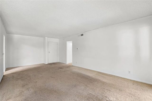 320 E Stocker 107, Glendale, CA 91207
