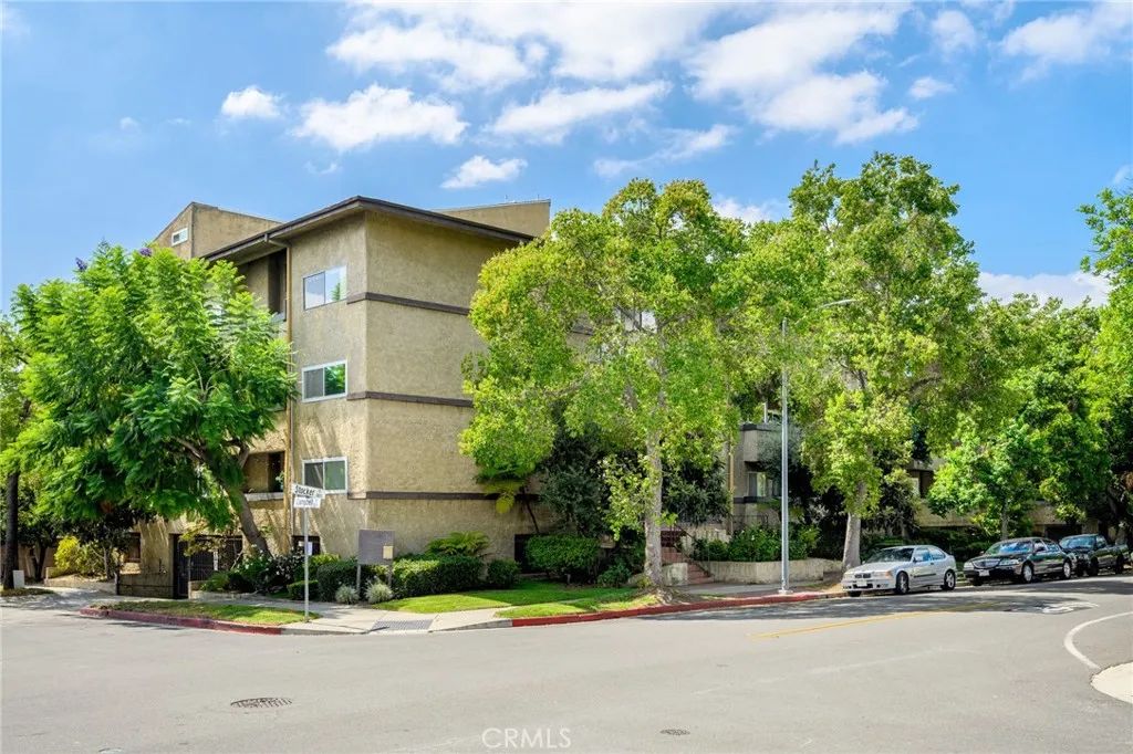 320 E Stocker 107, Glendale, CA 91207