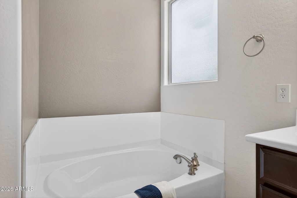 Image 27 of property listing at 3849 E Morrison Ranch Parkway, Gilbert, AZ 85296